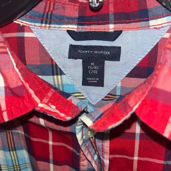 Tommy Hilfiger button down - Picture 2 of 2